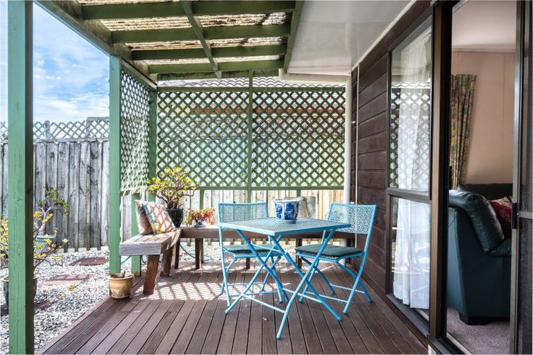 Photo of property in 1/73 Aviemore Drive, Highland Park, Auckland, 2010