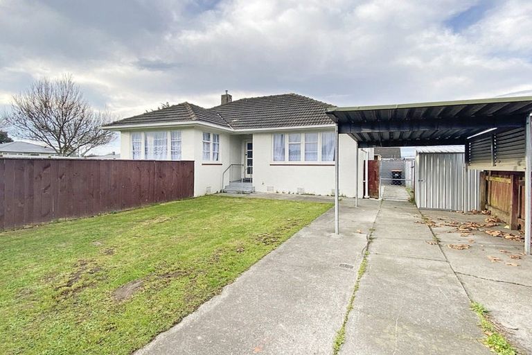 Photo of property in 660 Featherston Street, Roslyn, Palmerston North, 4414