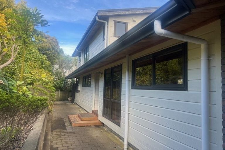 Photo of property in 24 Gaya Grove, Ngaio, Wellington, 6035