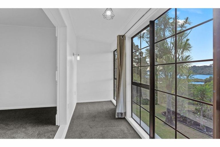 Photo of property in 61 Pemberton Avenue, Bayview, Auckland, 0629