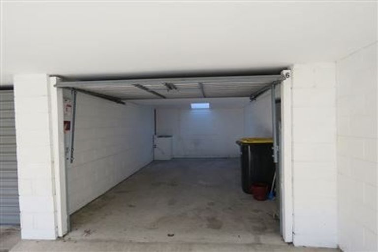 Photo of property in 2/7 Division Street, Riccarton, Christchurch, 8041