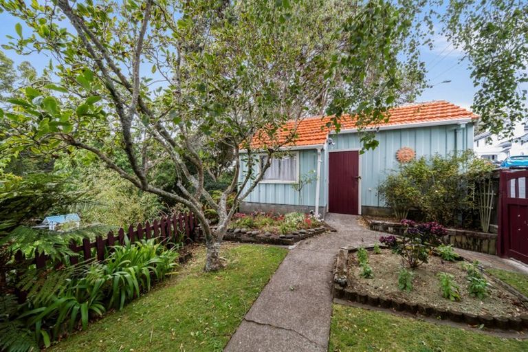Photo of property in 66 Gilbert Street, New Plymouth, 4310