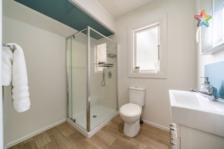 Photo of property in 8 Roxburgh Grove, Petone, Lower Hutt, 5012