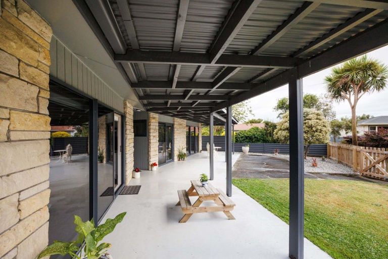 Photo of property in 21 Sutherland Crescent, Westbrook, Palmerston North, 4412