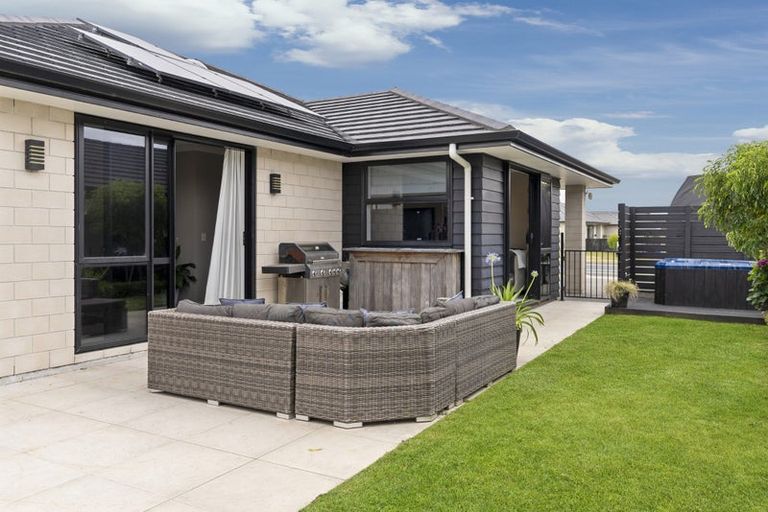 Photo of property in 7 Livingstone Drive, Papamoa Beach, Papamoa, 3118