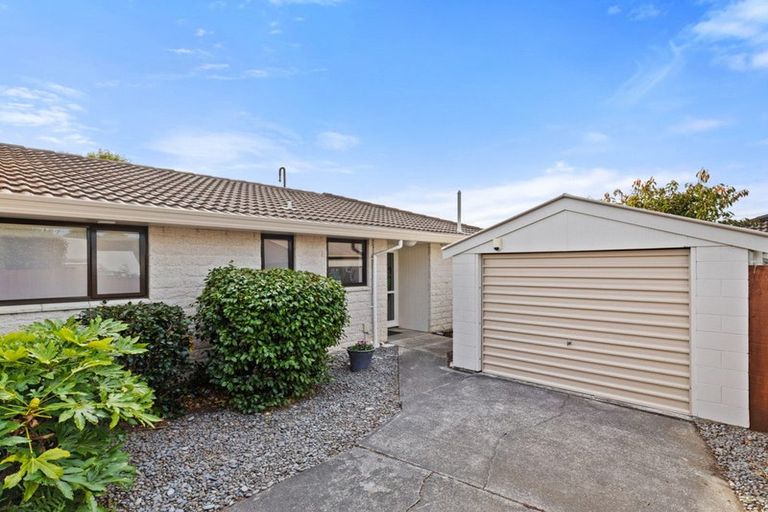 Photo of property in 2/116 Reynolds Avenue, Bishopdale, Christchurch, 8053