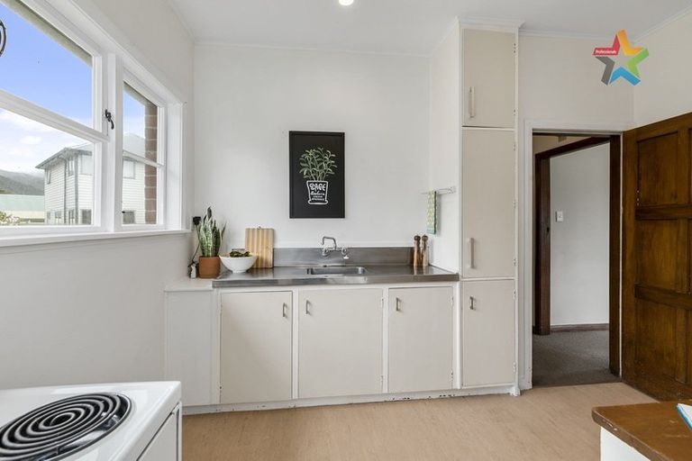 Photo of property in 70 Hall Crescent, Epuni, Lower Hutt, 5011