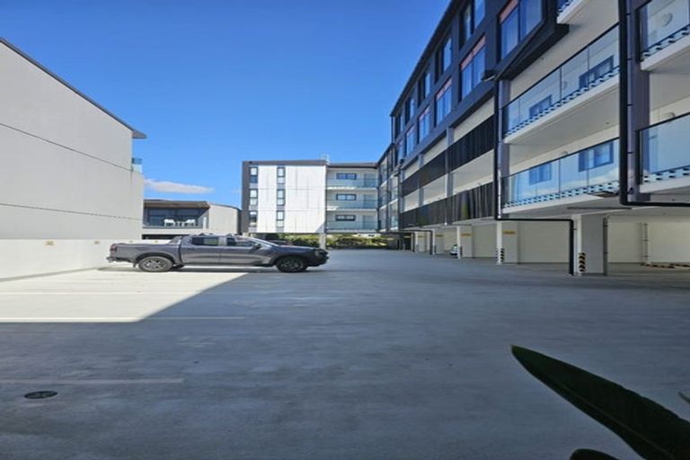 Photo of property in 102/19 Rawene Road, Birkenhead, Auckland, 0626