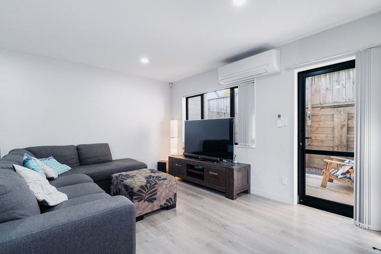 Photo of property in 1 Kohuora Lane, Papatoetoe, Auckland, 2025