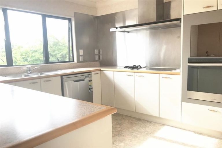 Photo of property in 71 Lagoon Way, West Harbour, Auckland, 0618