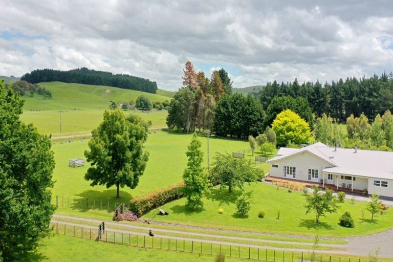 Photo of property in 709 Weber Road, Waitahora, Dannevirke, 4971