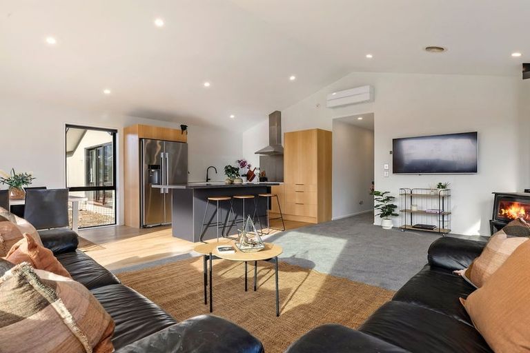 Photo of property in 32 Riley Street, Lake Hawea, 9382