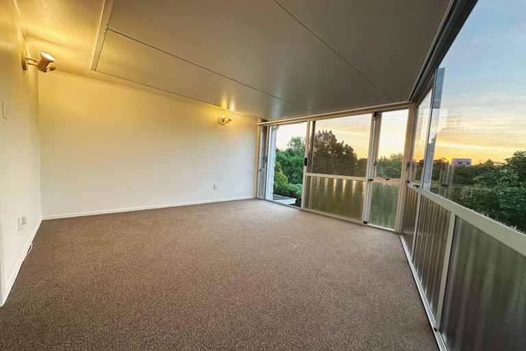 Photo of property in 280 Huatoki Street, Upper Vogeltown, New Plymouth, 4310