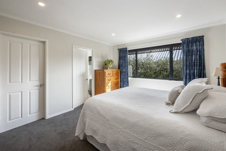 Photo of property in 14 Lakemere Way, Kinloch, Taupo, 3377