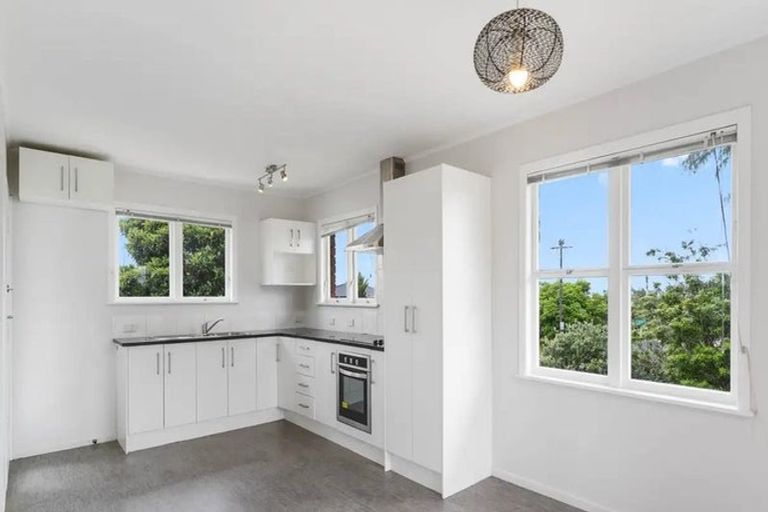 Photo of property in 8 Sterling Avenue, Manurewa East, Auckland, 2102