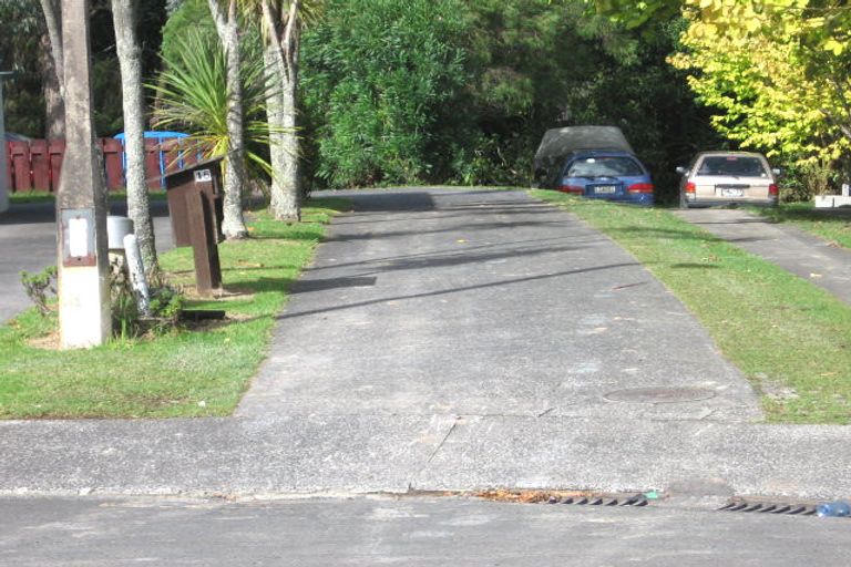 Photo of property in 15 Highlight Parade, Te Atatu South, Auckland, 0610