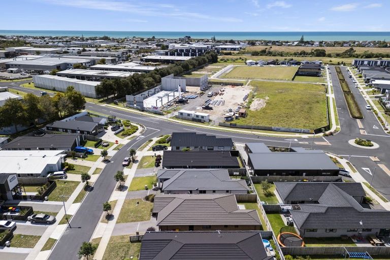 Photo of property in 22 Tiria Drive, Papamoa Beach, Papamoa, 3118