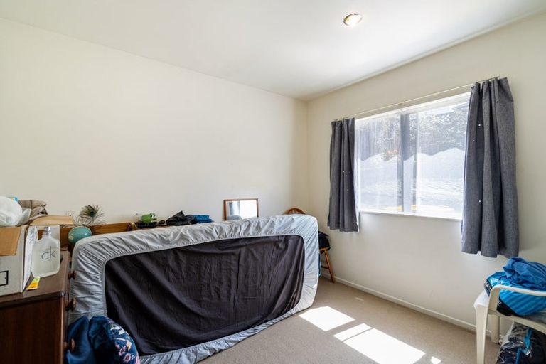 Photo of property in 16a Becroft Drive, Forrest Hill, Auckland, 0620