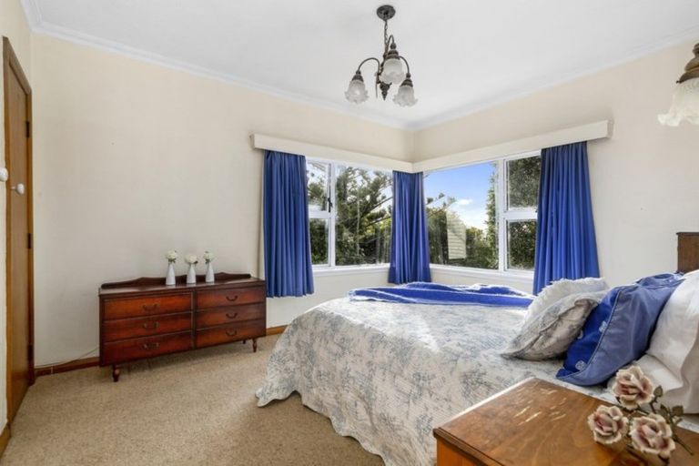 Photo of property in 35 Allen Terrace, Tawa, Wellington, 5028