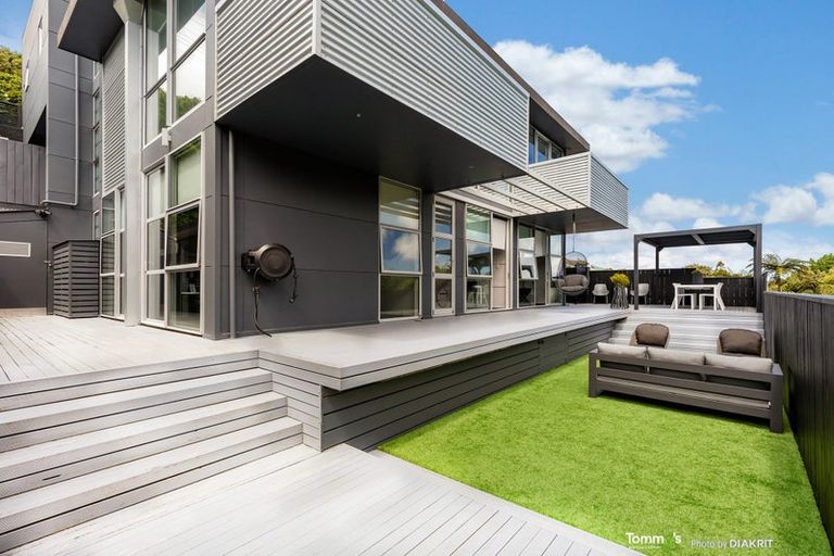 Photo of property in 43a Poto Road, Normandale, Lower Hutt, 5010