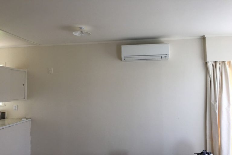 Photo of property in 7 Norman Spencer Drive, Papatoetoe, Auckland, 2104