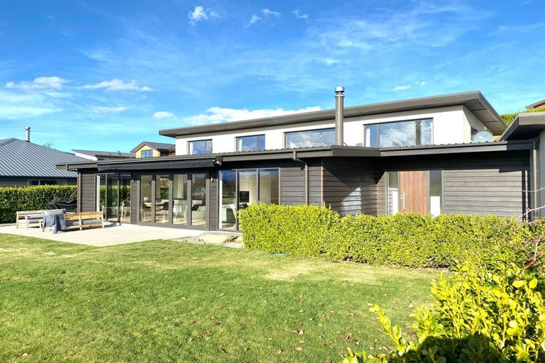 Photo of property in 32 Niger Street, Wanaka, 9305