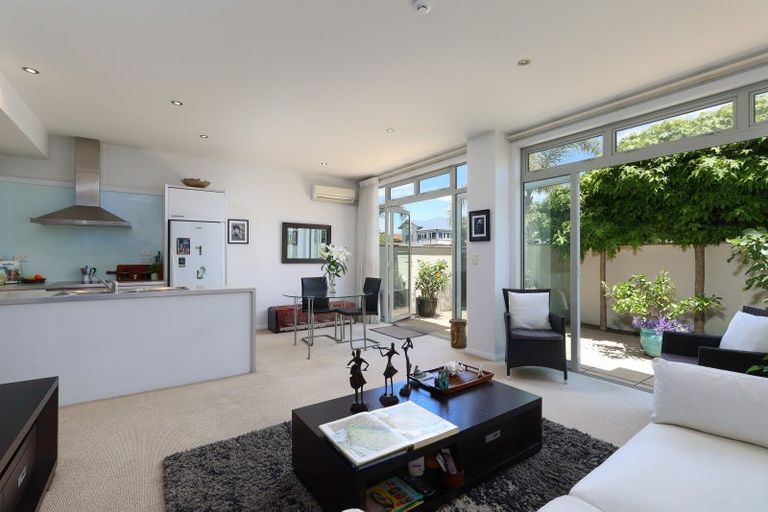 Photo of property in 2/39 Trafalgar Street, The Wood, Nelson, 7010