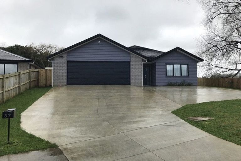 Photo of property in 37 Moira Drive, Tuakau, 2121