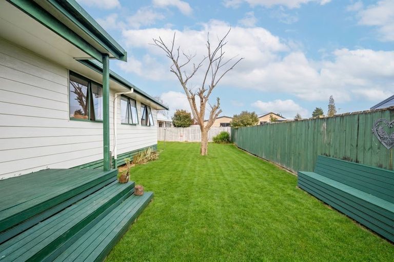 Photo of property in 5 Pringle Place, Nawton, Hamilton, 3200