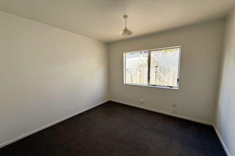Photo of property in 2b Braemar Road, Castor Bay, Auckland, 0620