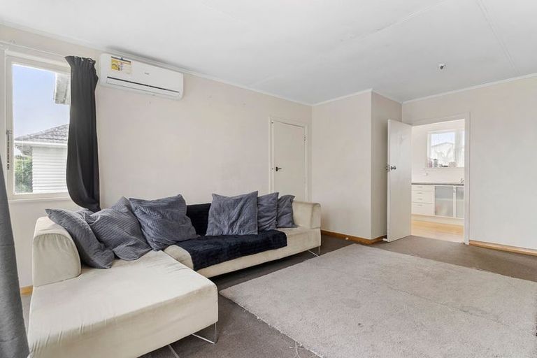 Photo of property in 18 Arimu Road, Papakura, 2110