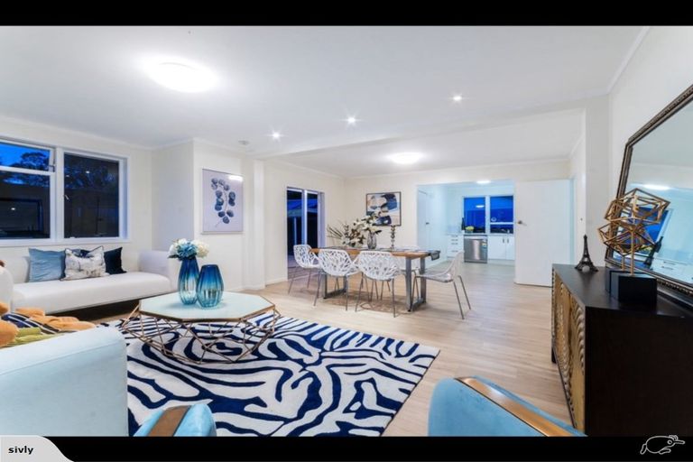 Photo of property in 100 Universal Drive, Henderson, Auckland, 0610