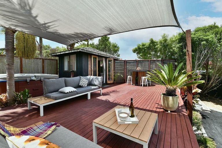 Photo of property in 61 Brian Crescent, Stanmore Bay, Whangaparaoa, 0932