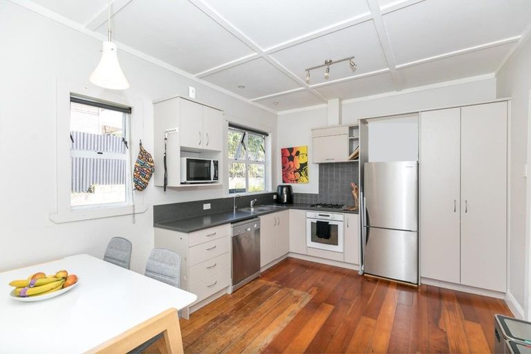 Photo of property in 15 Hinau Street, Maeroa, Hamilton, 3200