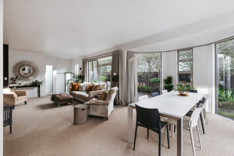 Photo of property in 241 Oceanbeach Road, Mount Maunganui, 3116