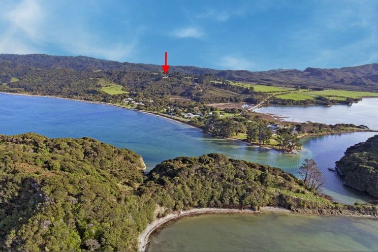 Photo of property in 51 Wharariki Road, Puponga, Collingwood, 7073