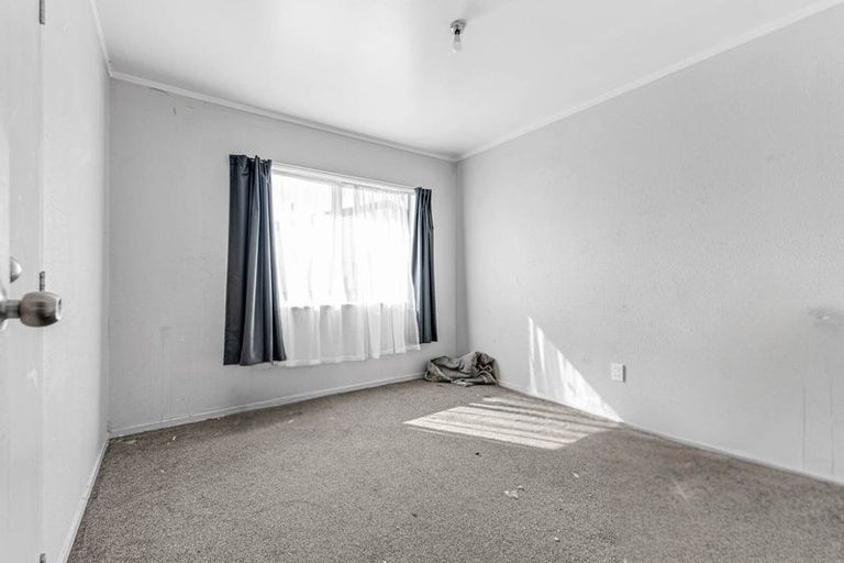 Photo of property in 2/6 Trounson Avenue, Clendon Park, Auckland, 2103