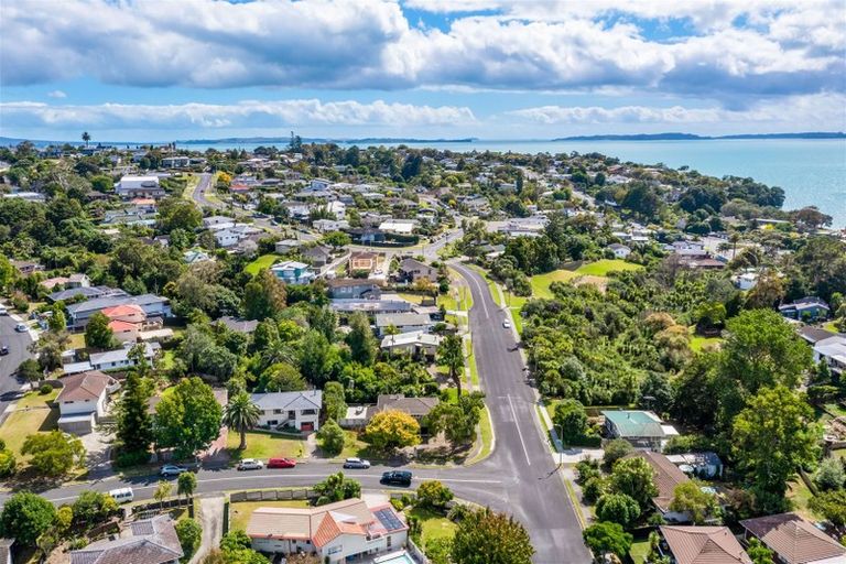 Photo of property in 84 Advene Road, Cockle Bay, Auckland, 2014