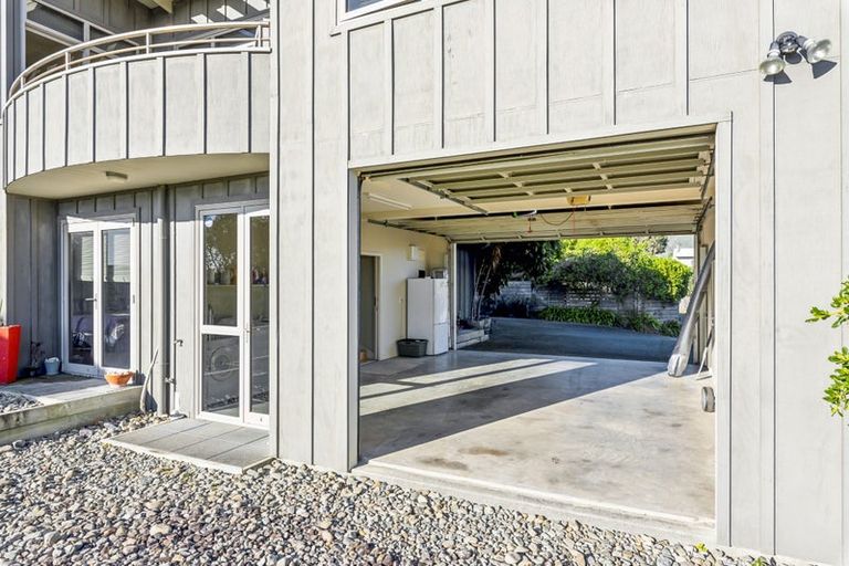 Photo of property in 33 Marram Way, Peka Peka, Waikanae, 5391