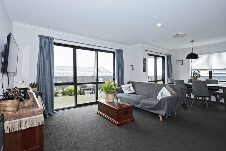 Photo of property in 14 Ridge Drive, Omokoroa, 3114