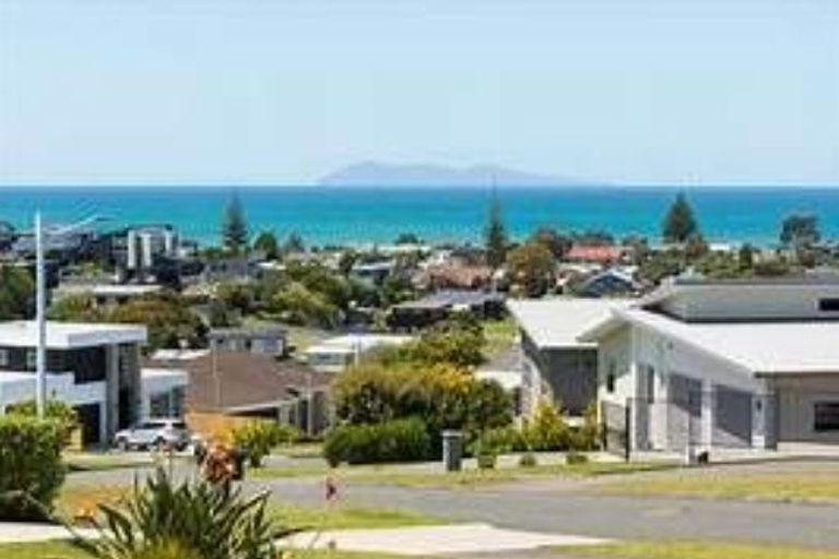 Photo of property in 36 Tohora View, Waihi Beach, 3681