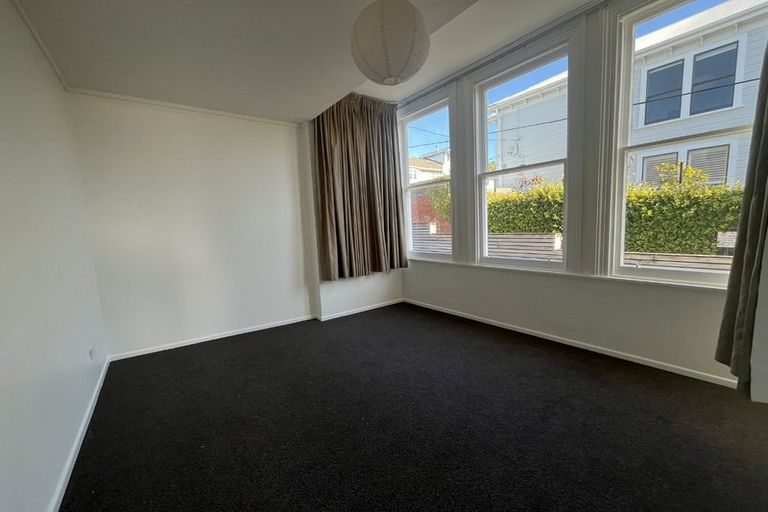 Photo of property in 16 Austin Street, Mount Victoria, Wellington, 6011