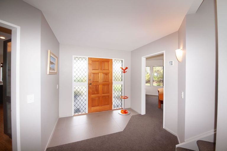 Photo of property in 2 Furlong Crescent, Churton Park, Wellington, 6037
