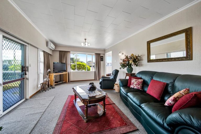 Photo of property in 3 Green Lane, Hawera, 4610