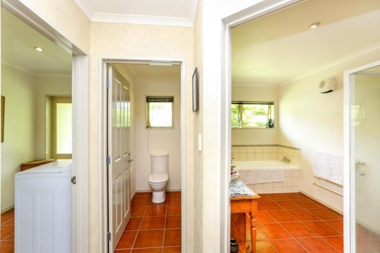 Photo of property in 1 Orlando Close, Frankleigh Park, New Plymouth, 4310