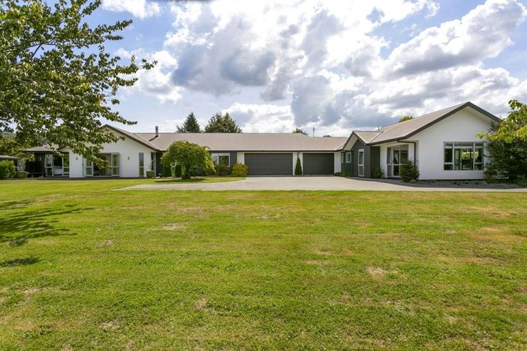 Photo of property in 7 Loch Views Road, Acacia Bay, Taupo, 3385