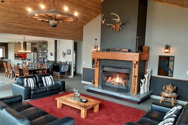 Photo of property in 207 Takapu Road, Manakau, Levin, 5573