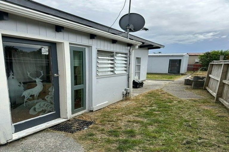 Photo of property in 15 Arawhata Road, Paraparaumu, 5032