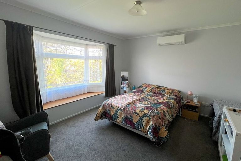 Photo of property in 49 Weraroa Road, Levin, 5510