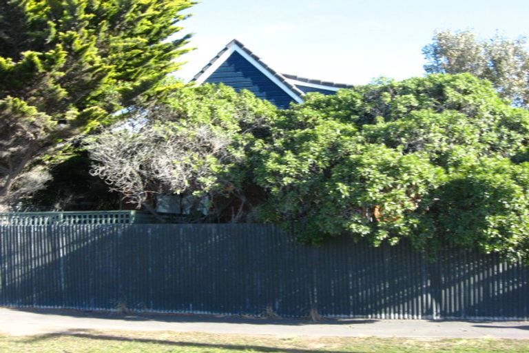 Photo of property in 330 Marine Parade, New Brighton, Christchurch, 8061